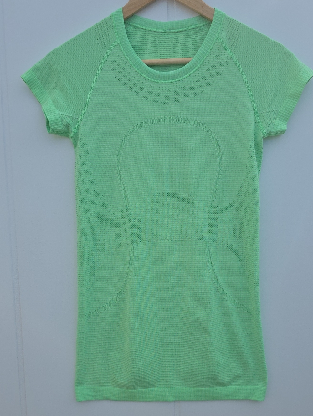 Lululemon Swiftly Tech Short Sleeve Crewneck Shirt Green Size 6